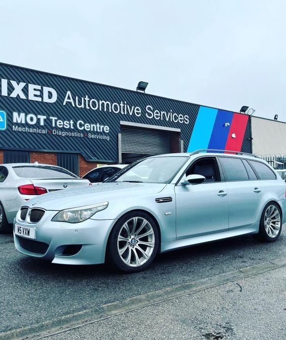BMW M5 (E61)